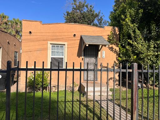 1BD/1BA Cottage in San Bernardino