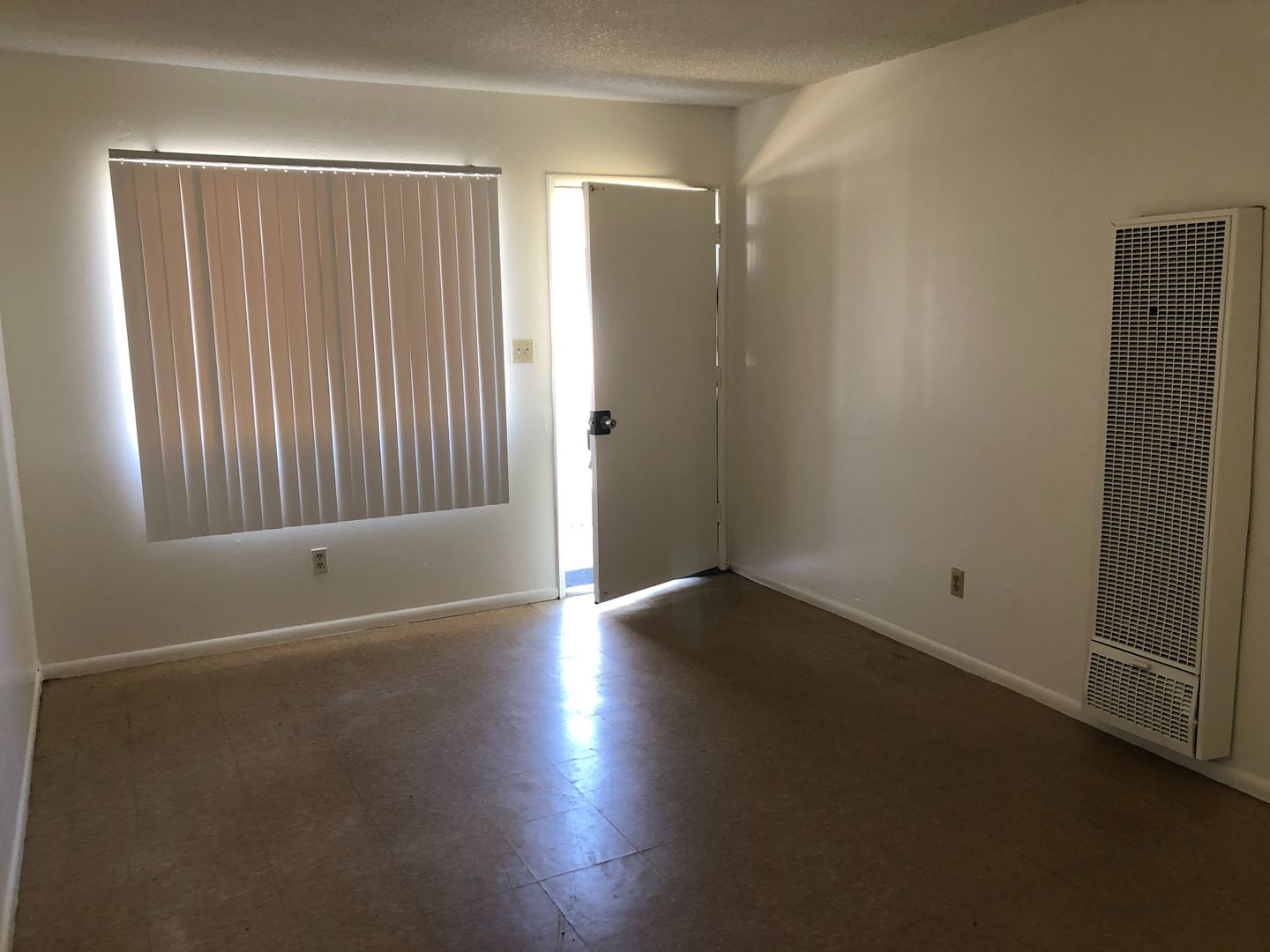 Moreno Valley Apartment: 24550-24560 Atwood Ave.