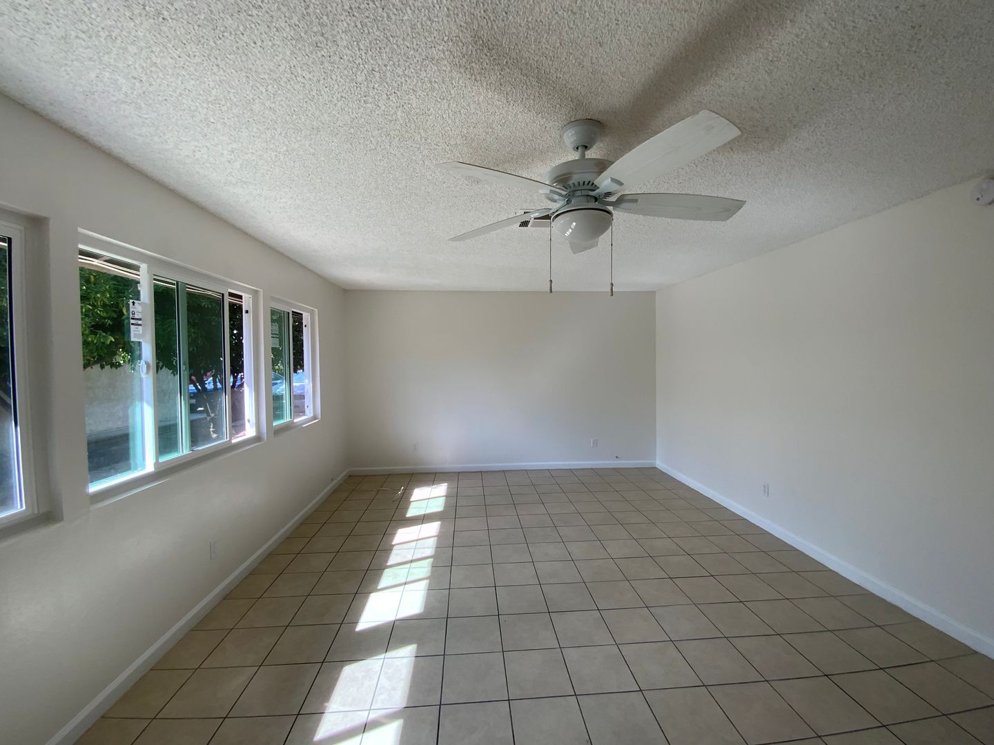 Hemet House: 881 Evergreen St.