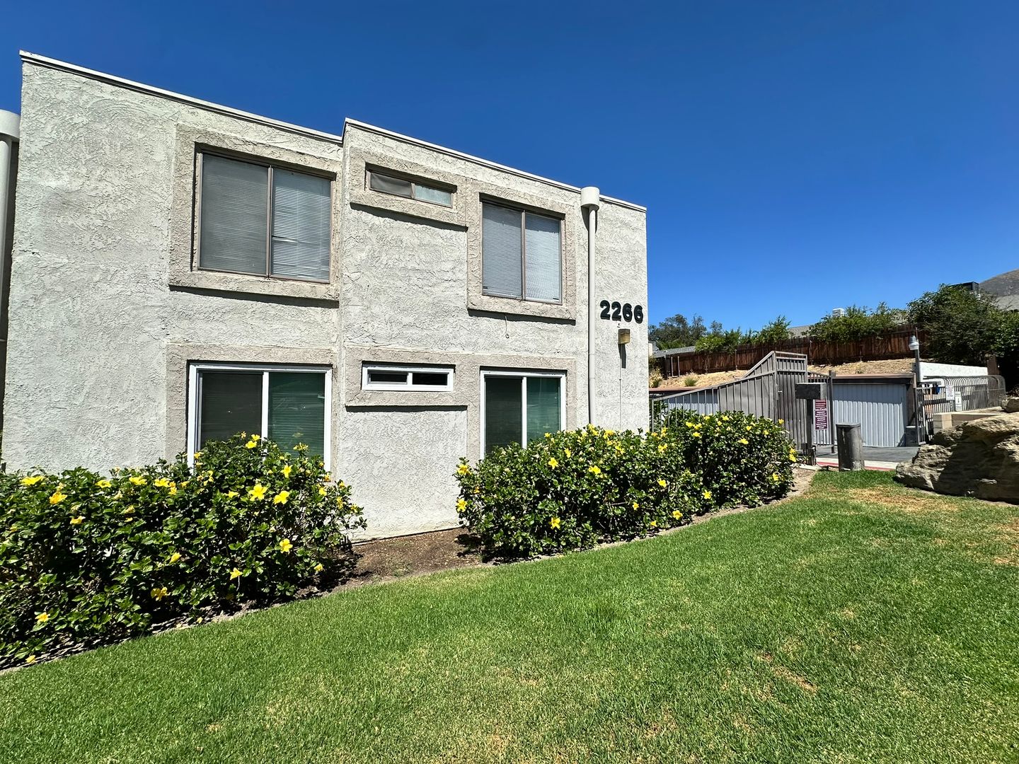 Highland Condo: 2266 Denair Ave #113