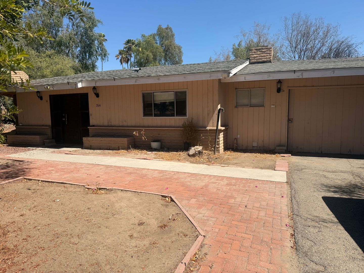 Riverside House: 764 S University Dr