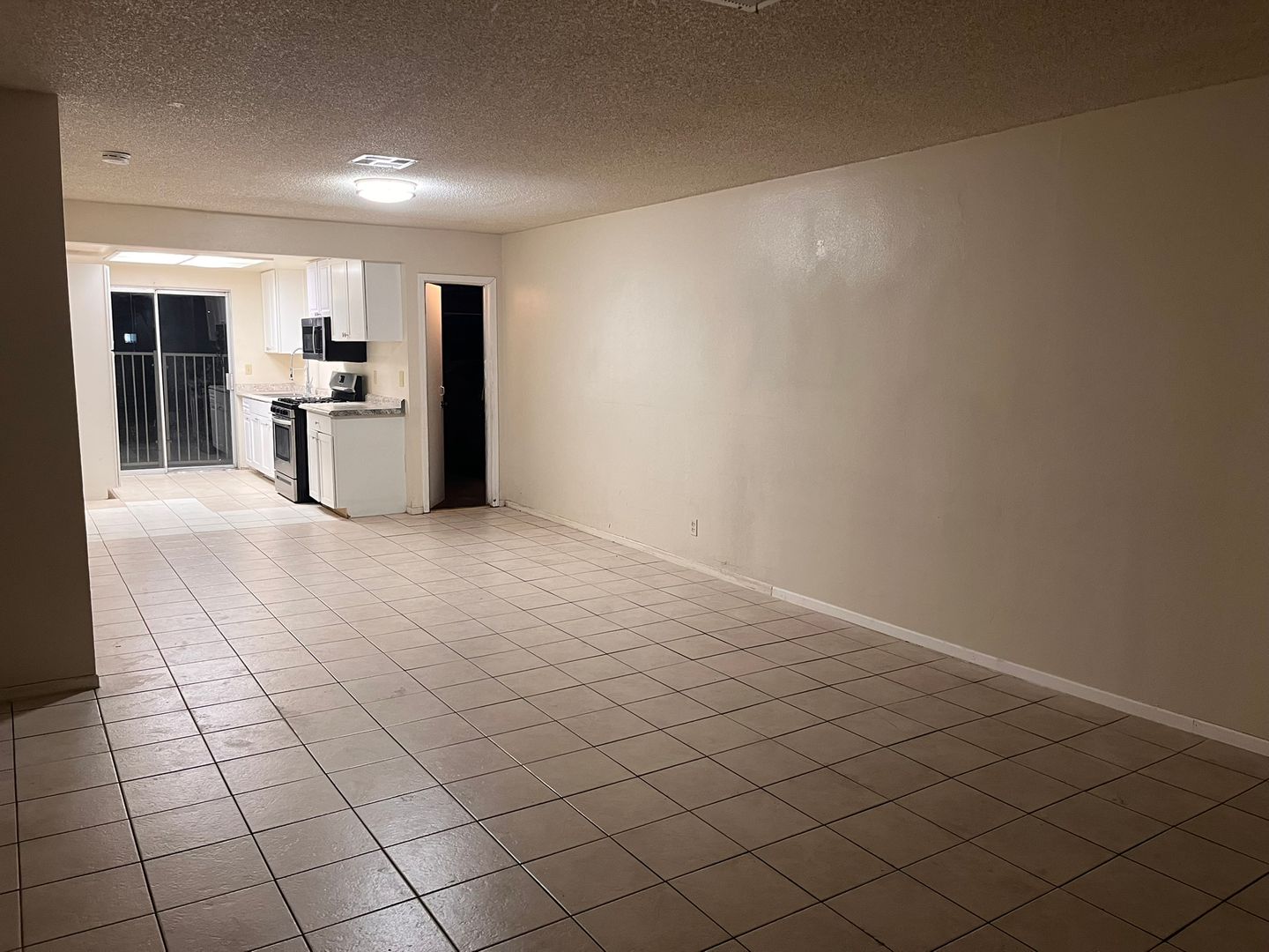 Hemet Apartment: 962 Monarch St. #A-D