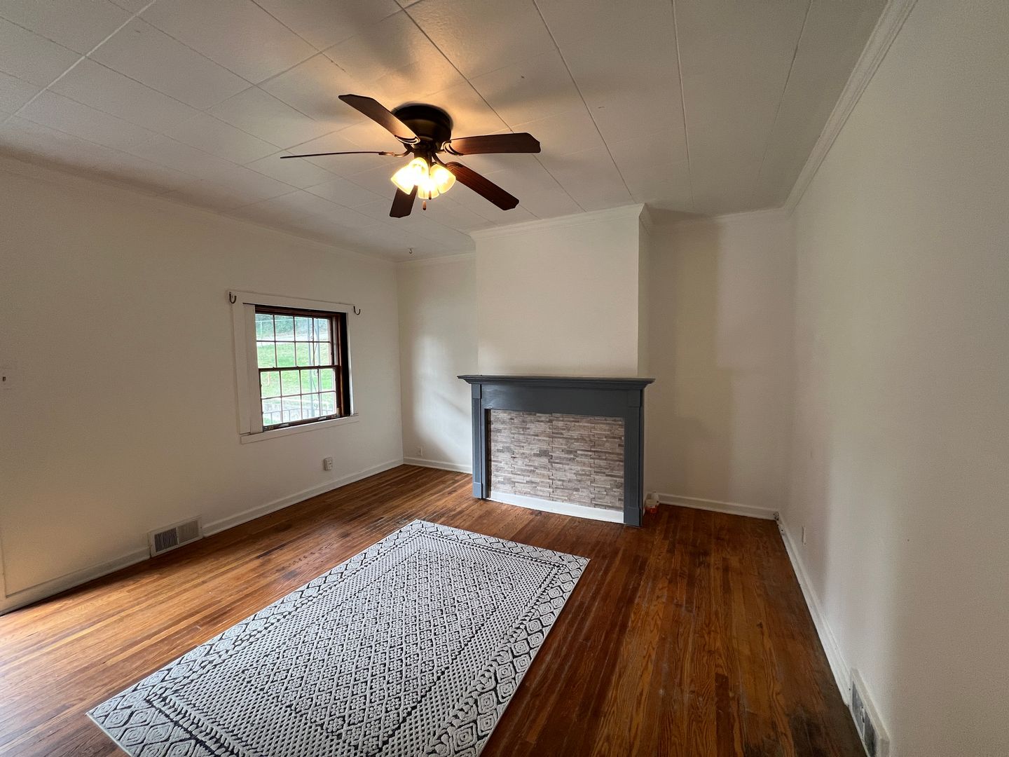 Dravosburg Apartment: 208-210 McClure St. - 210 McClure