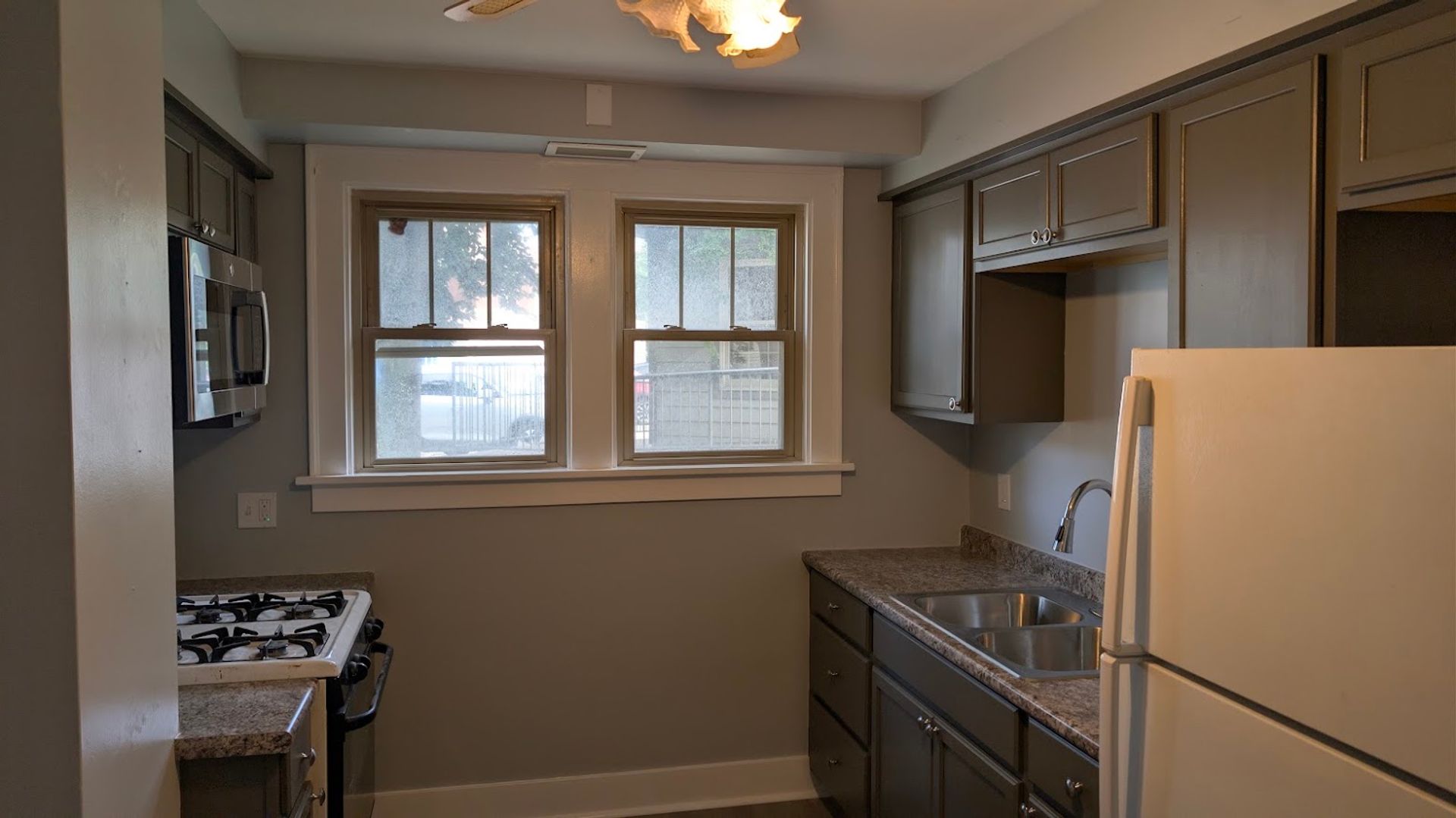 Pittsburgh Apartment: 1011 California Ave. - Apt. 1R