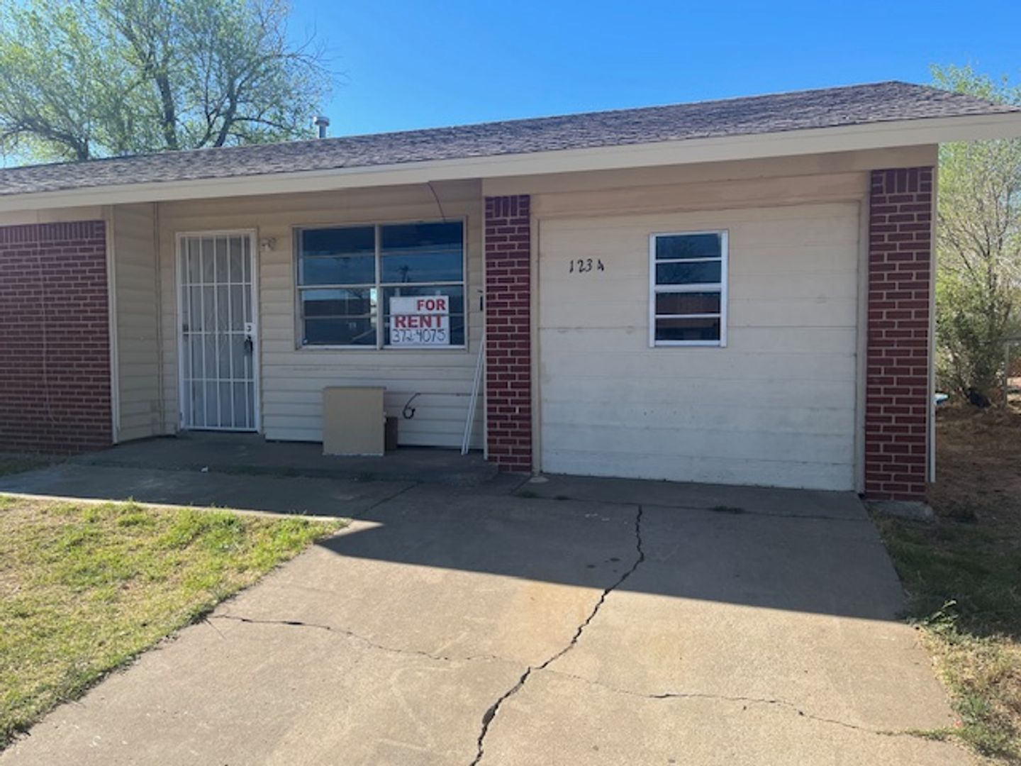 Amarillo House: 1234 Sycamore