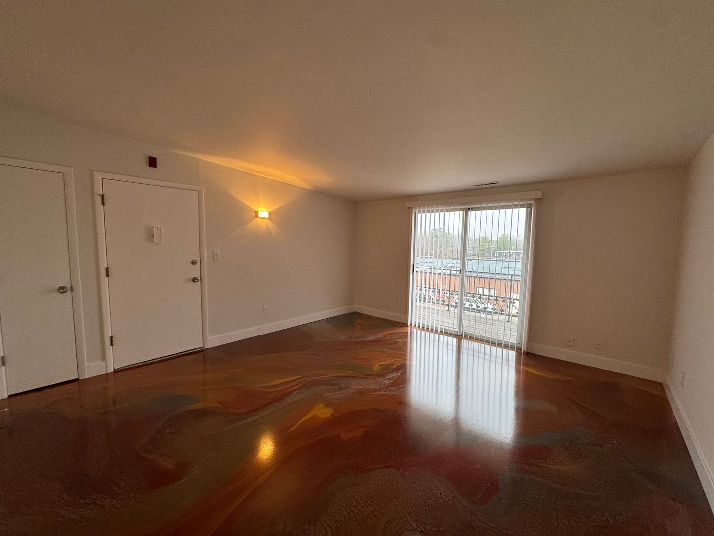 Columbia Apartment: 105 W Broadway