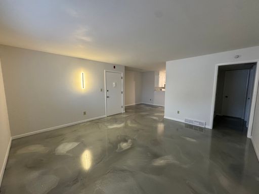 2 Bedroom Apartment newly renovated – photo 1