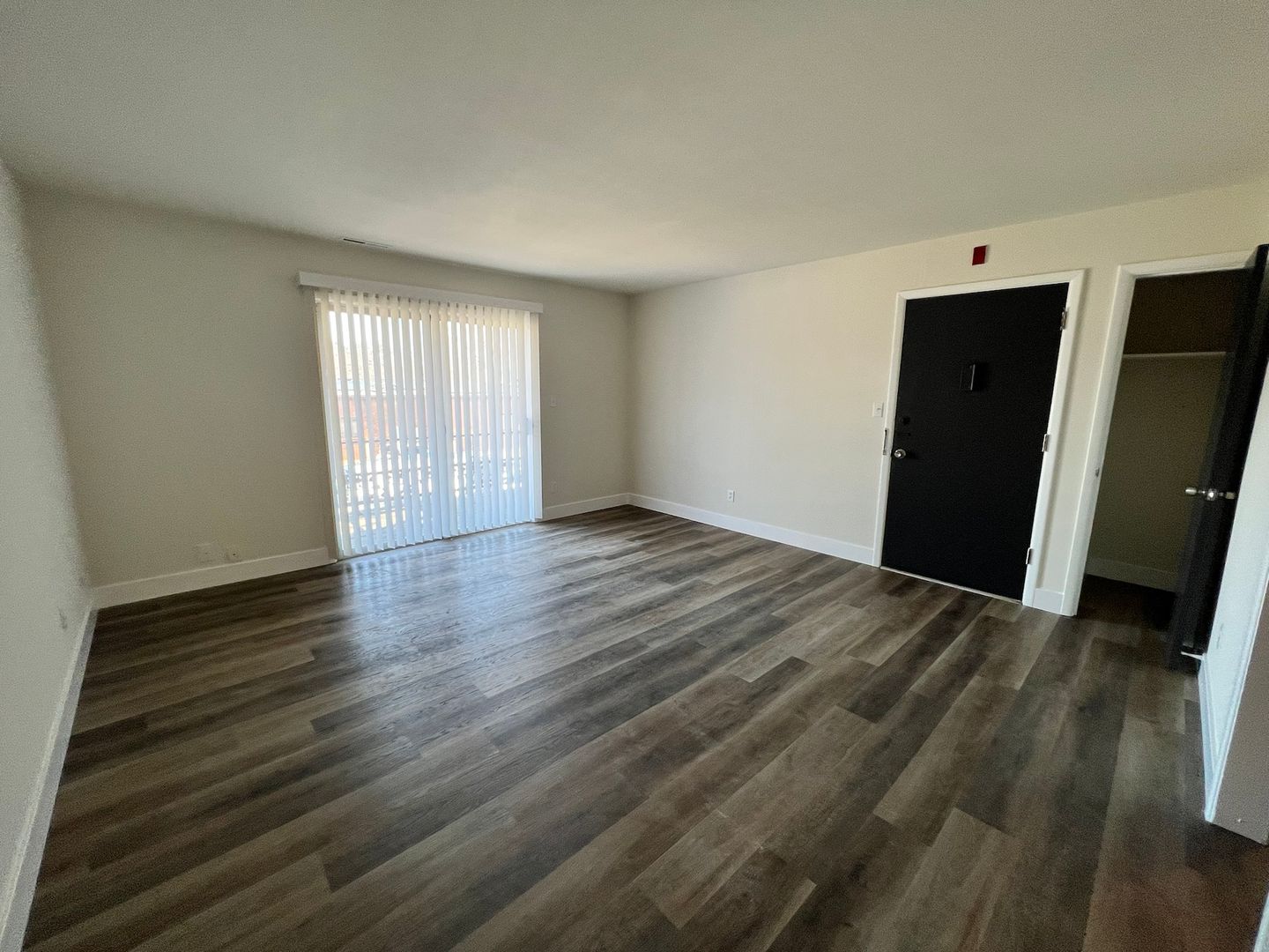 Columbia Apartment: 105 W Broadway