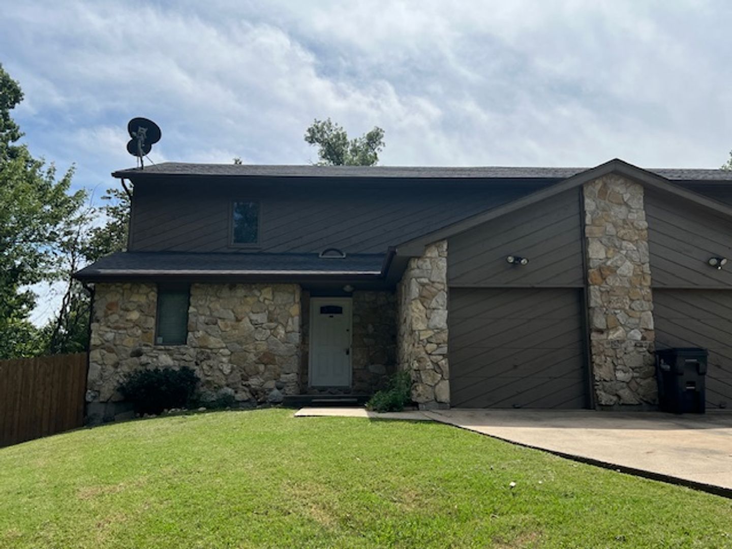 COLUMBIA Apartment: 201- 203 Briarcrest Ct