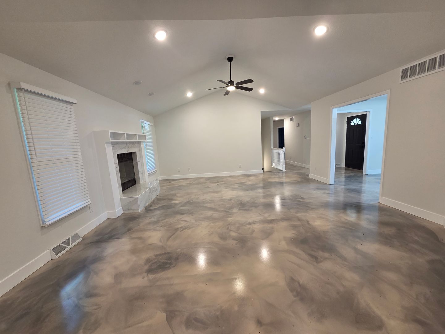 Columbia House: 2301 Grant Ln