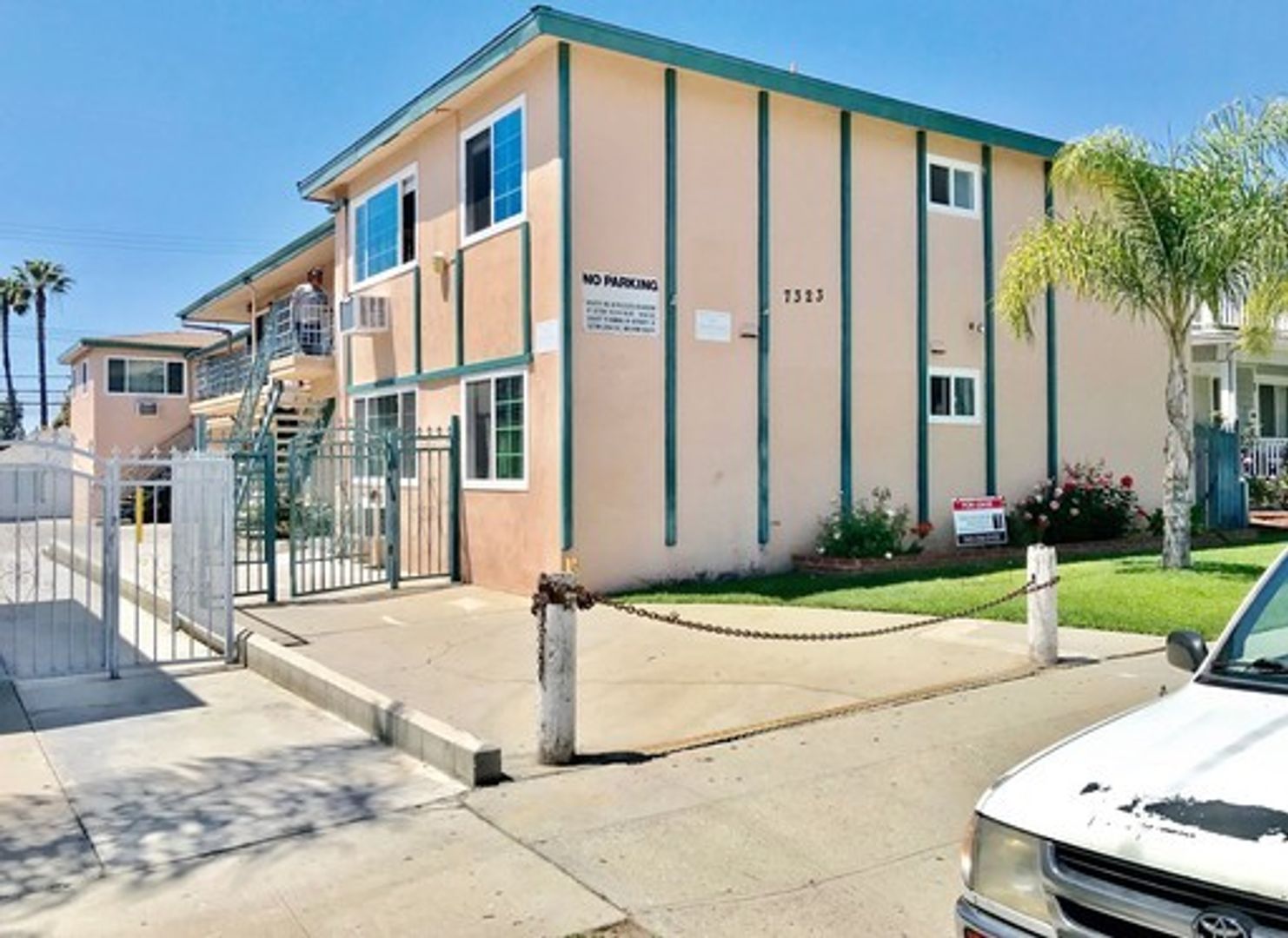 Whittier Apartment: 7323 Comstock Ave