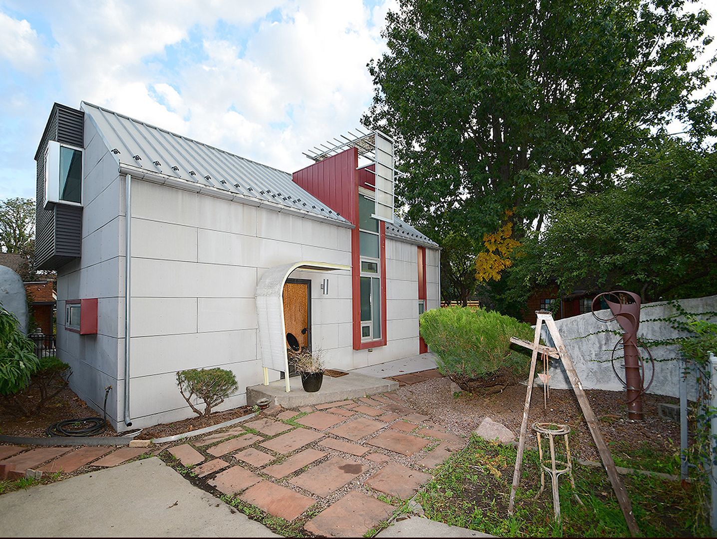 Omaha House: 1018 S 36th