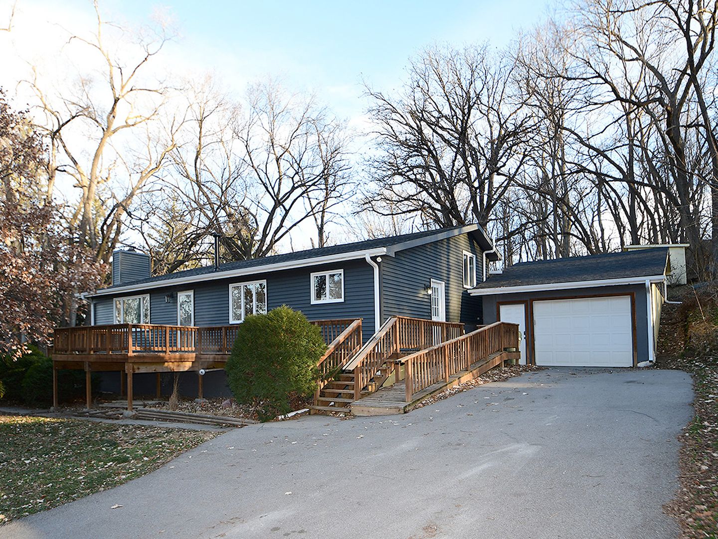 Omaha House: 4640 Washington Ave