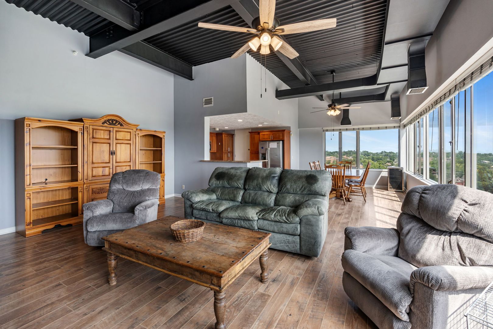 Omaha House: 105 N 31st Ave*