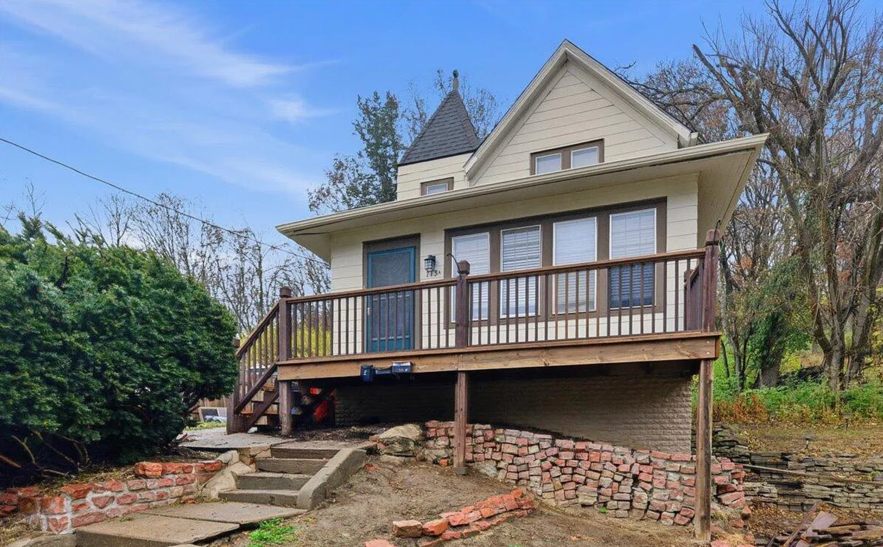 Council Bluffs Apartment: 713 Madison Avenue