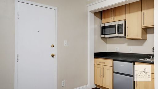 Efficient Studio Apartments at 621 Taylor Street, SF, CA 94102 – photo 1