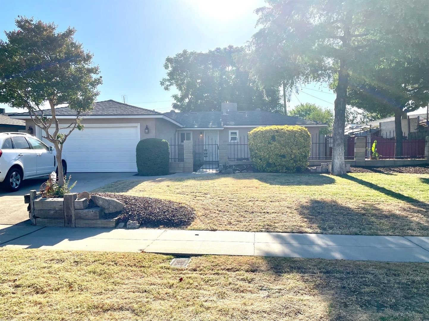 Fresno House: 4442 N. Manila Ave