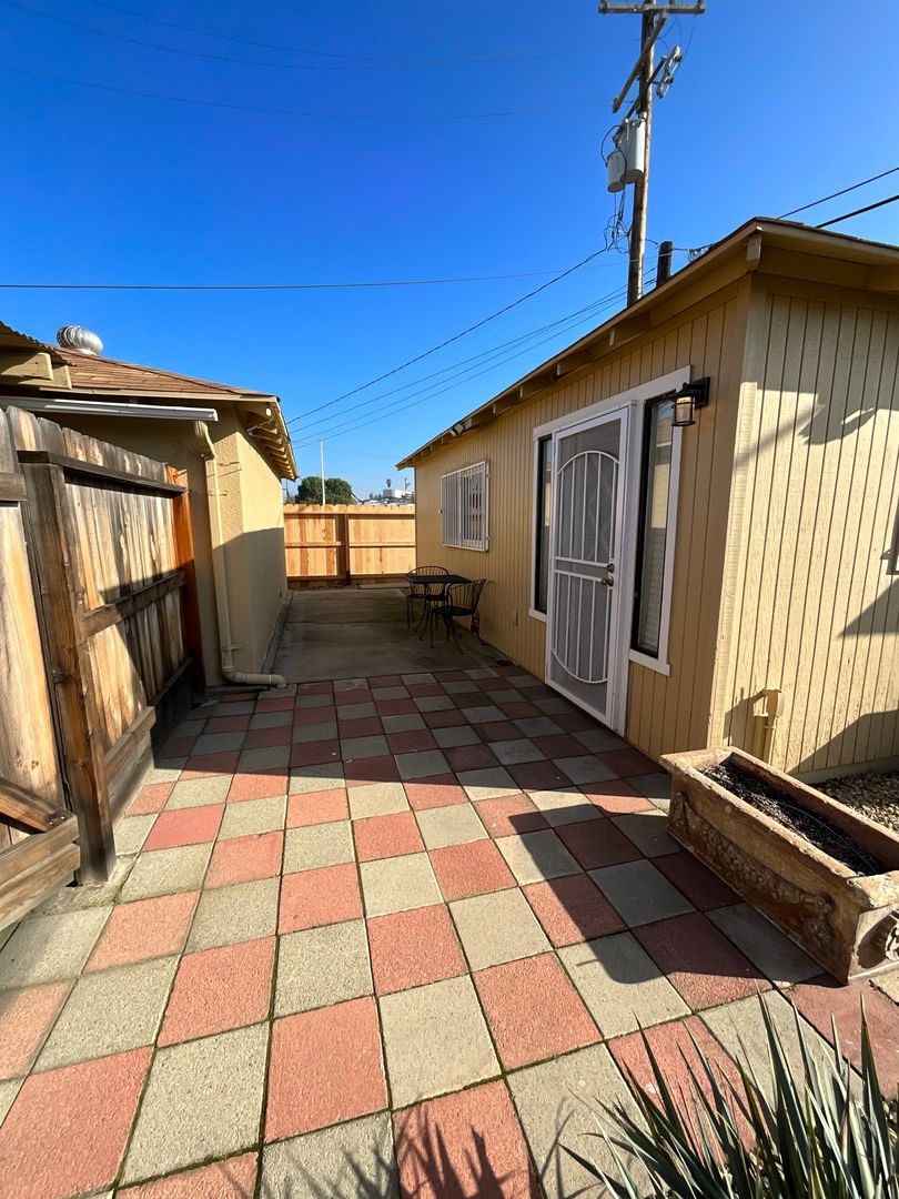 Fresno Apartment: 3074 E. Terrace Ave