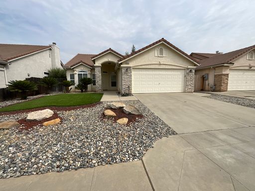 Lovely 3 bedroom 2 bath home in Northeast Fresno.. – photo 1