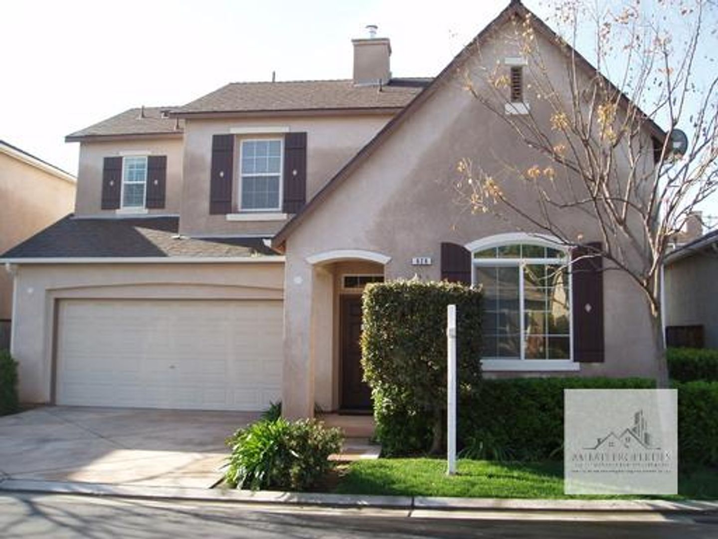 Clovis House: 626 W Lisbon Lane