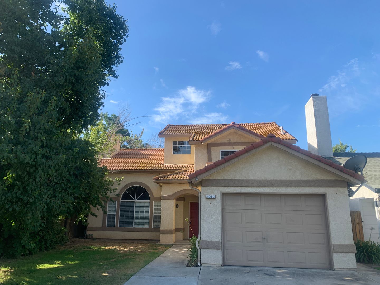 Fresno House: 1703 E. Eclipse Ave