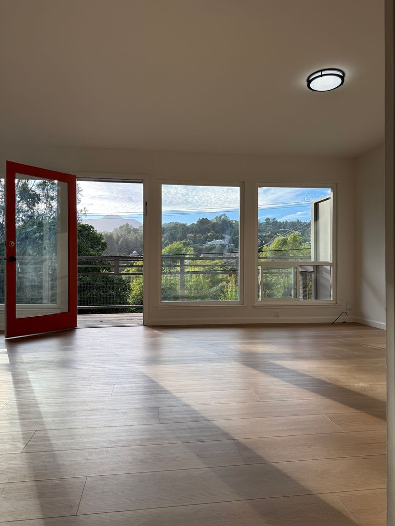 Mill Valley Apartment: 17 Roque Moraes Ct