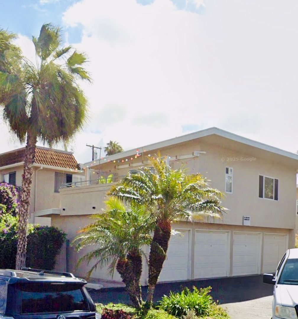 San Clemente Apartment: 155 W Mariposa