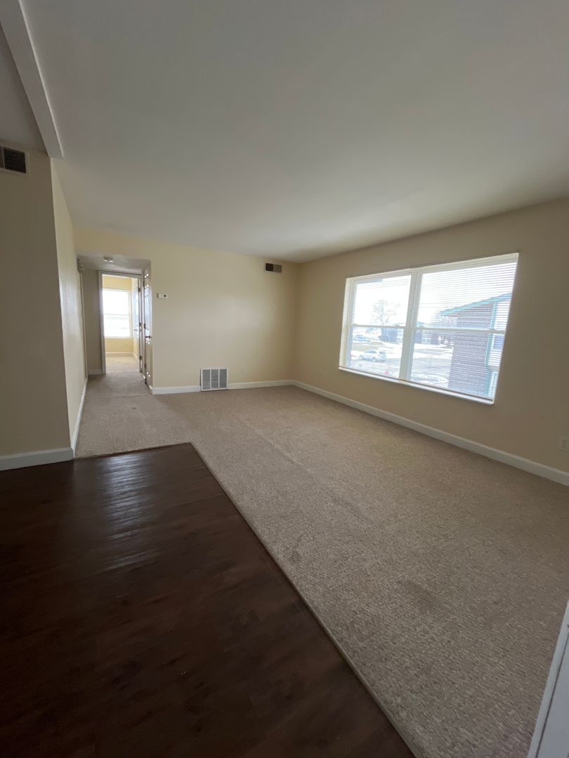 Rantoul Apartment: 1505 Hobson Drive