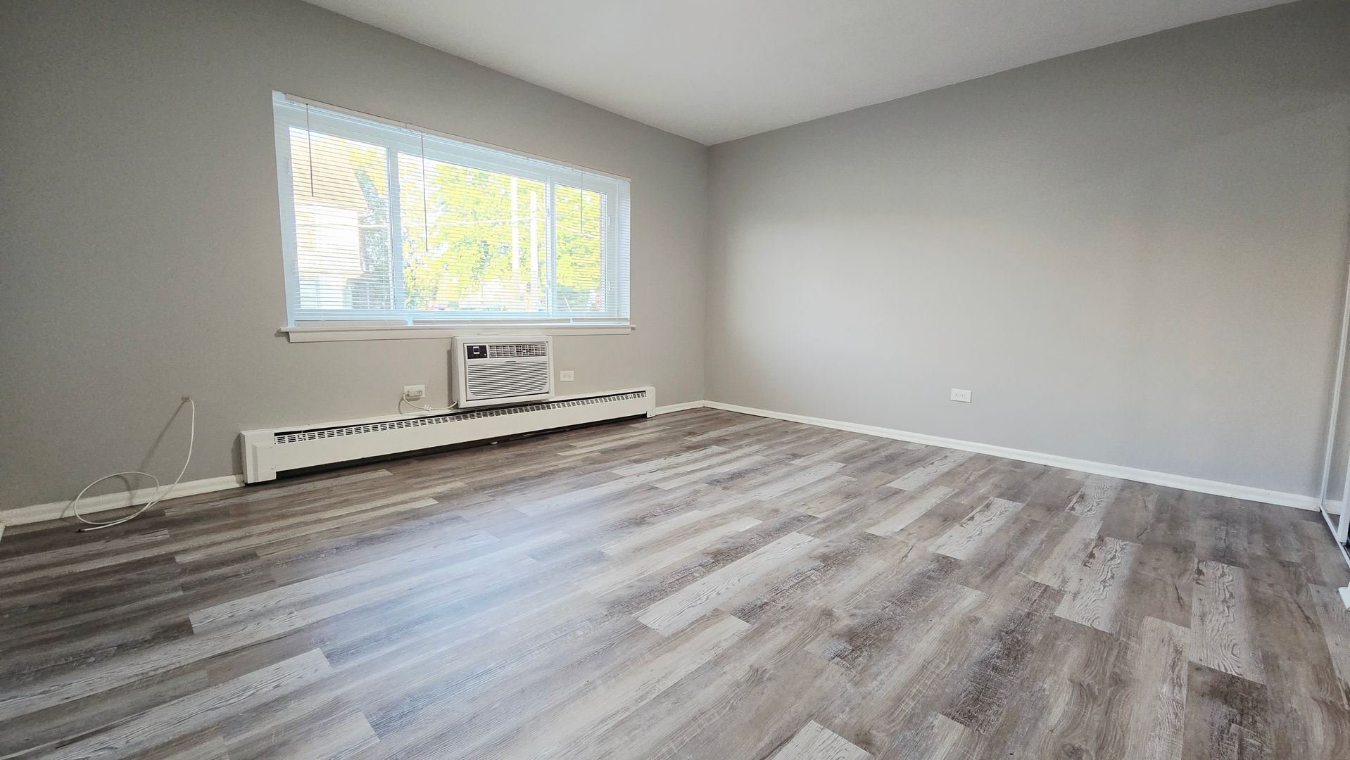 Rockford Apartment: 805 N Court St