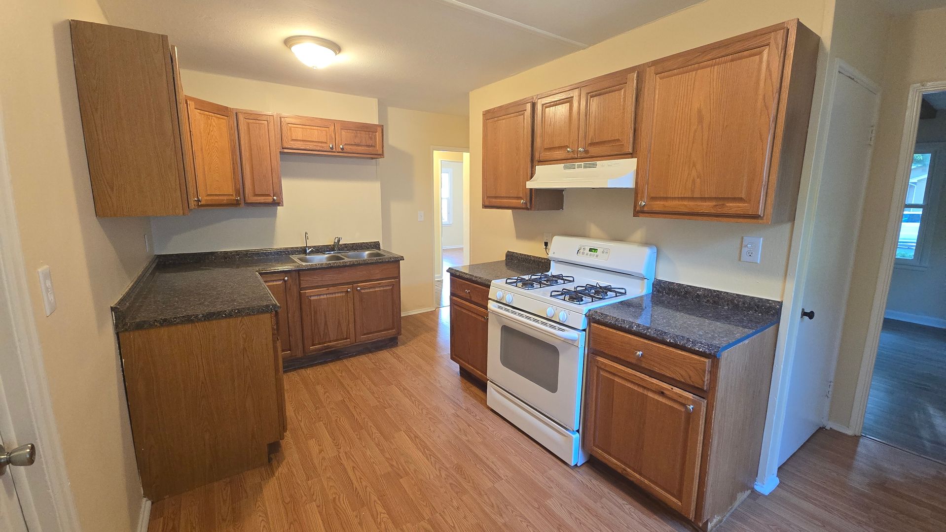 Rockford House: 1112 Irving Ave