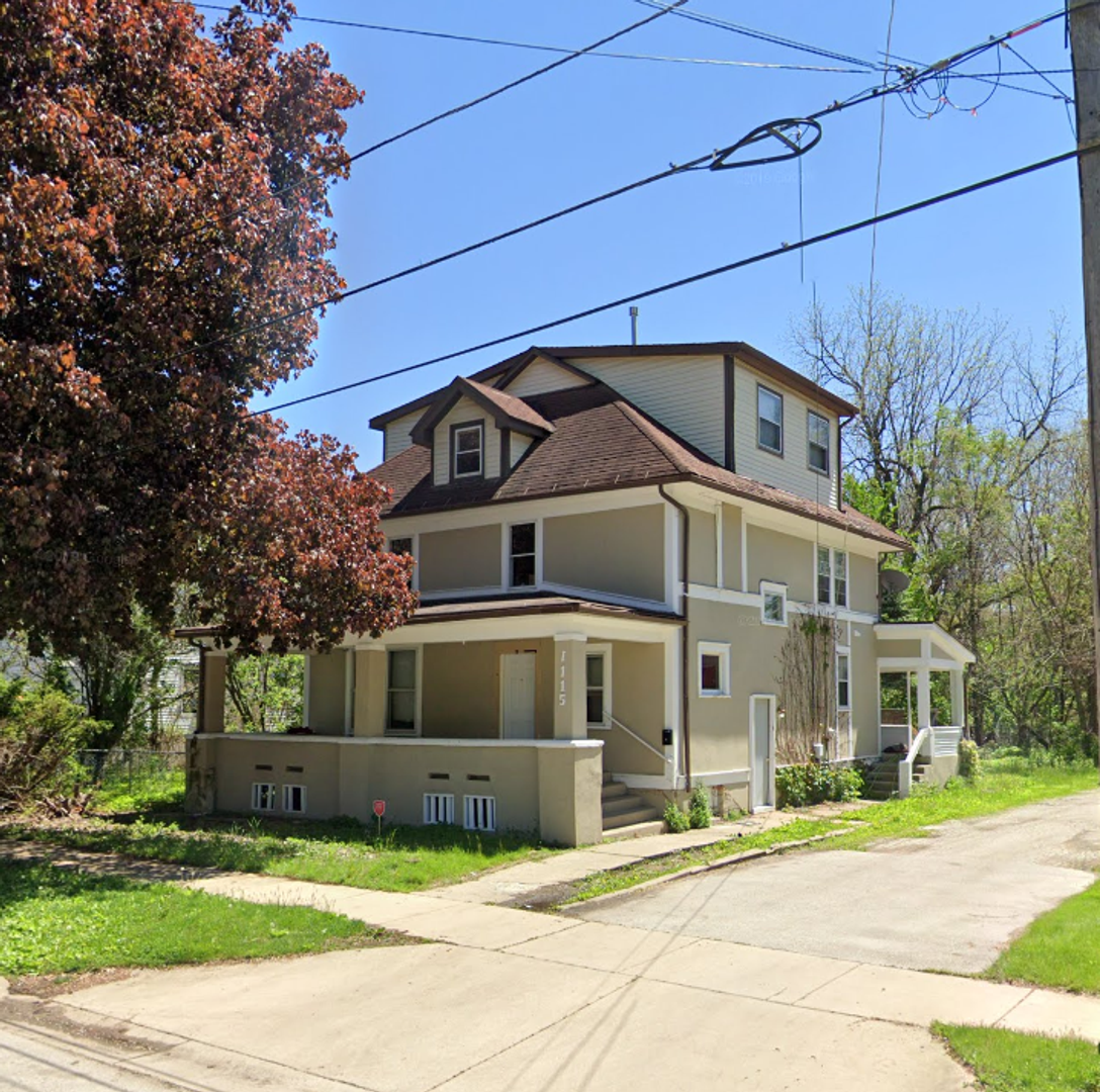 Rockford House: 1115 Jackson St