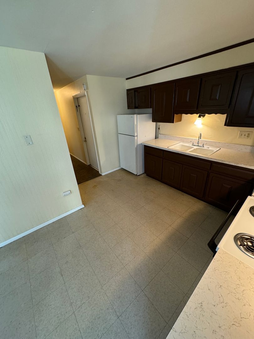 Rockford Apartment: 3311 Sun Valley Terrace