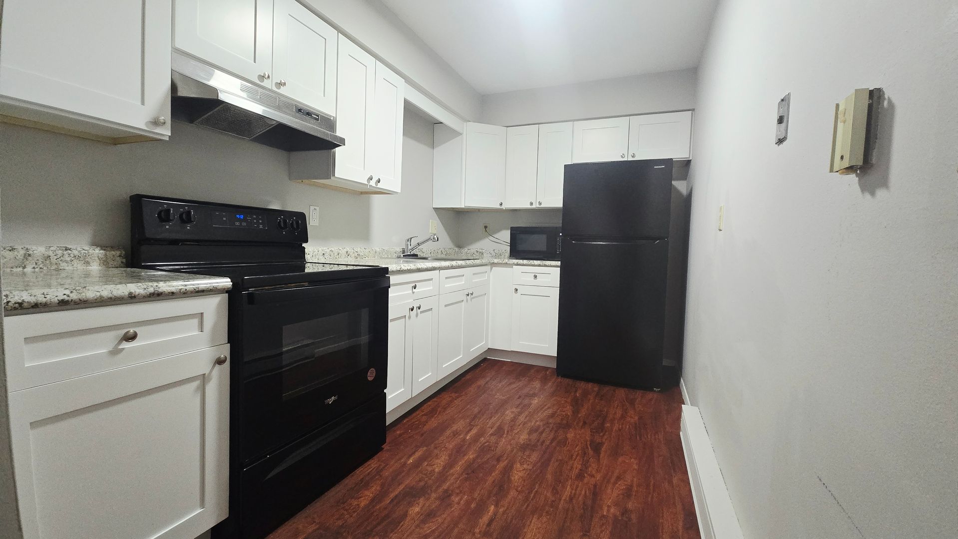 Rockford Apartment: 2425-2505-2513 Wesleyan Ave