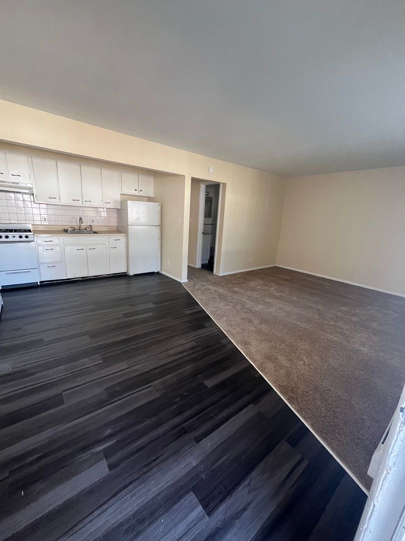 Rantoul Apartment: 707-711 E Congress Ave
