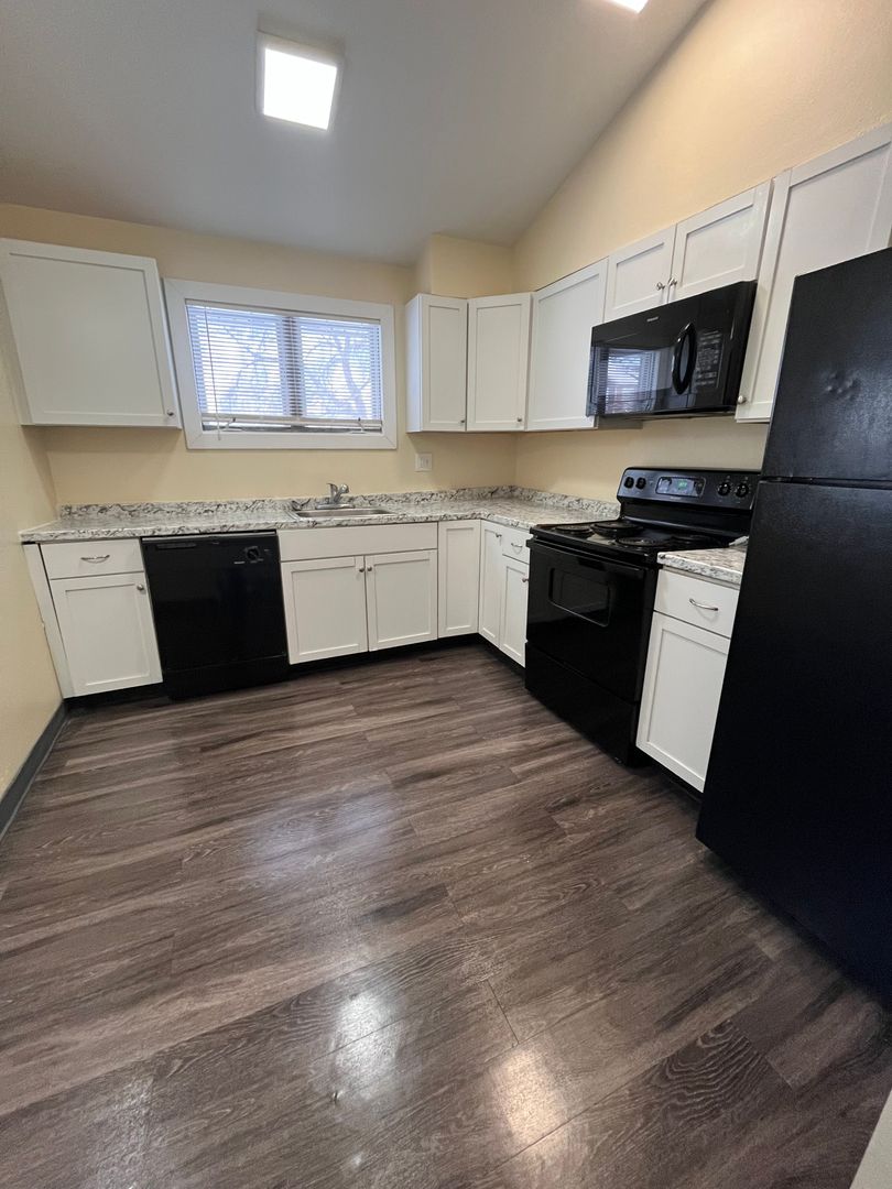 Rantoul Apartment: 701-749 Cantonment Ave