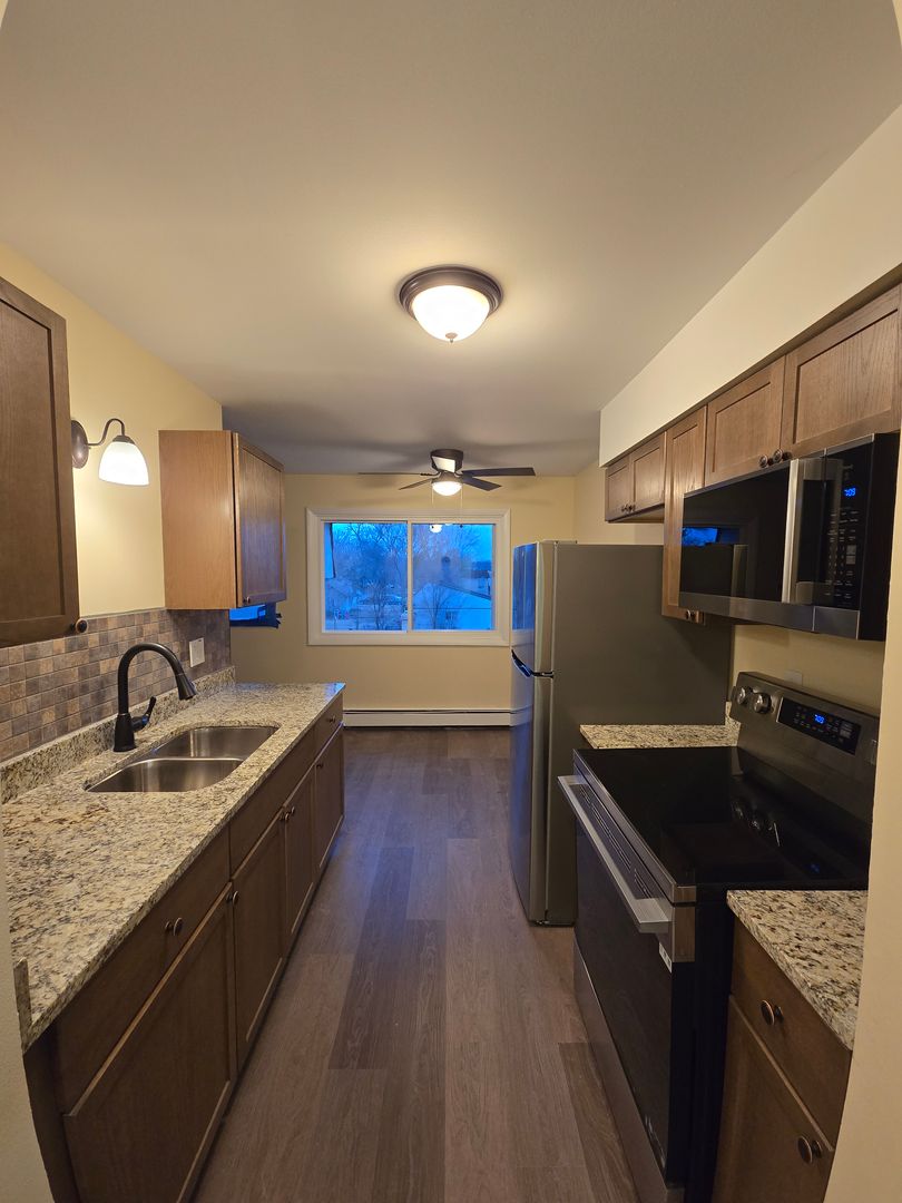 Rockford Apartment: 1118 Furman St