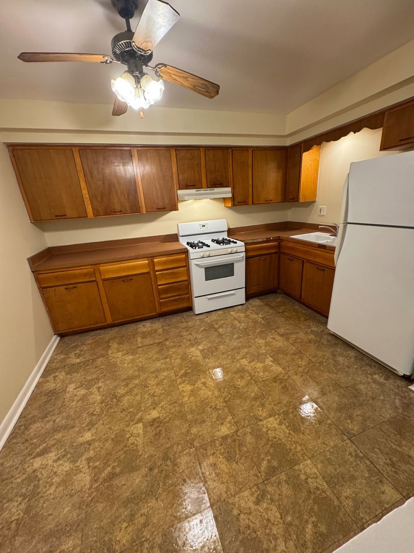 Rockford Apartment: 3432-36 Harrison Ave