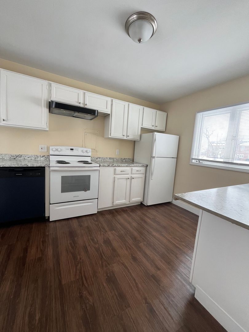 Rantoul Apartment: 701-749 Cantonment Ave