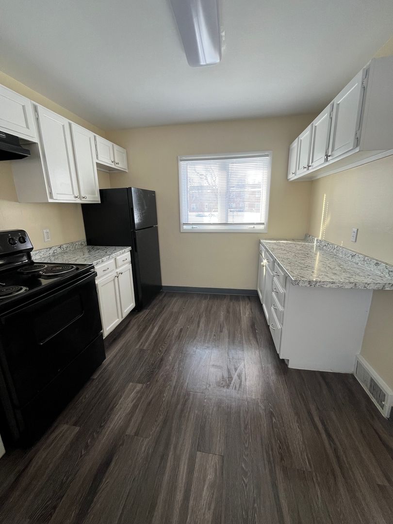 Rantoul Apartment: 701-749 Cantonment Ave