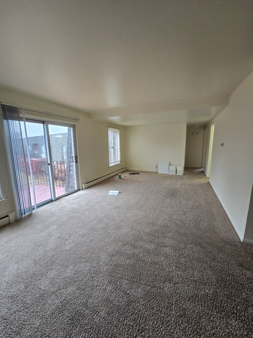 Rockford Apartment: 444 Gramercy Drive