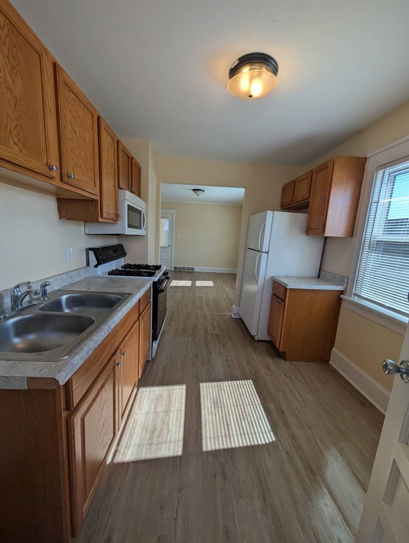 Rockford Apartment: 150 N 9th St