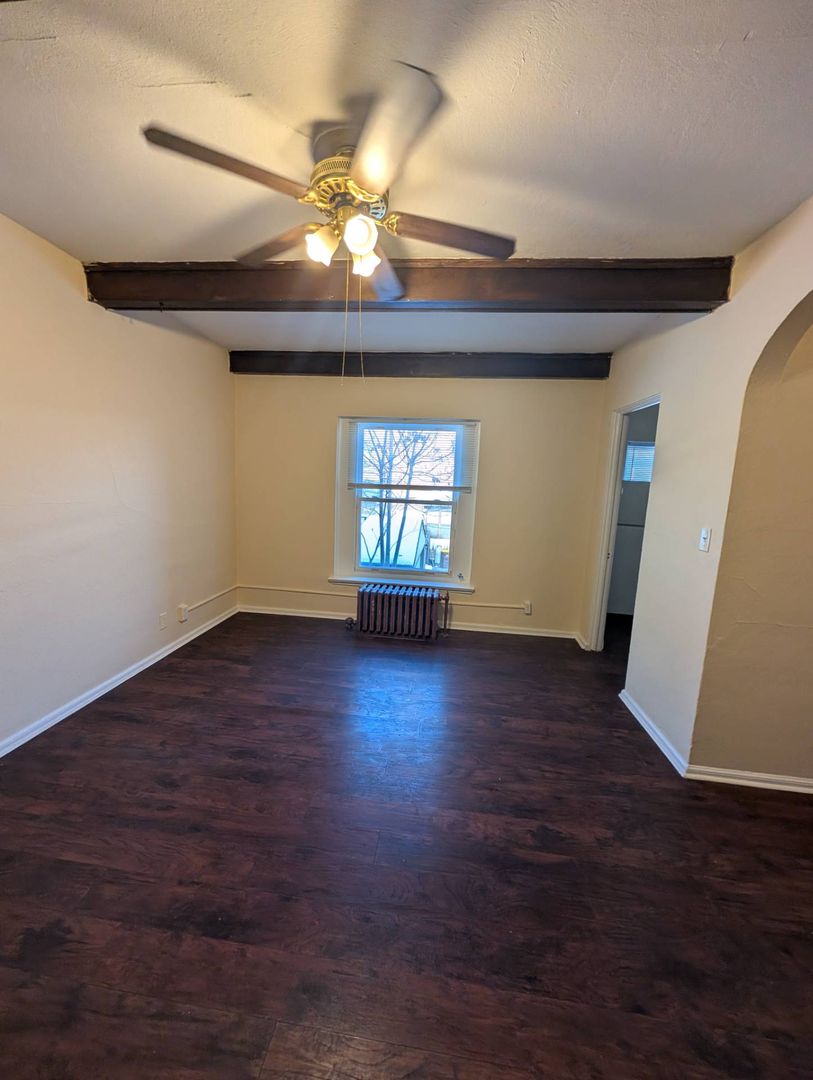 Rockford Apartment: 912 Haskell Ave