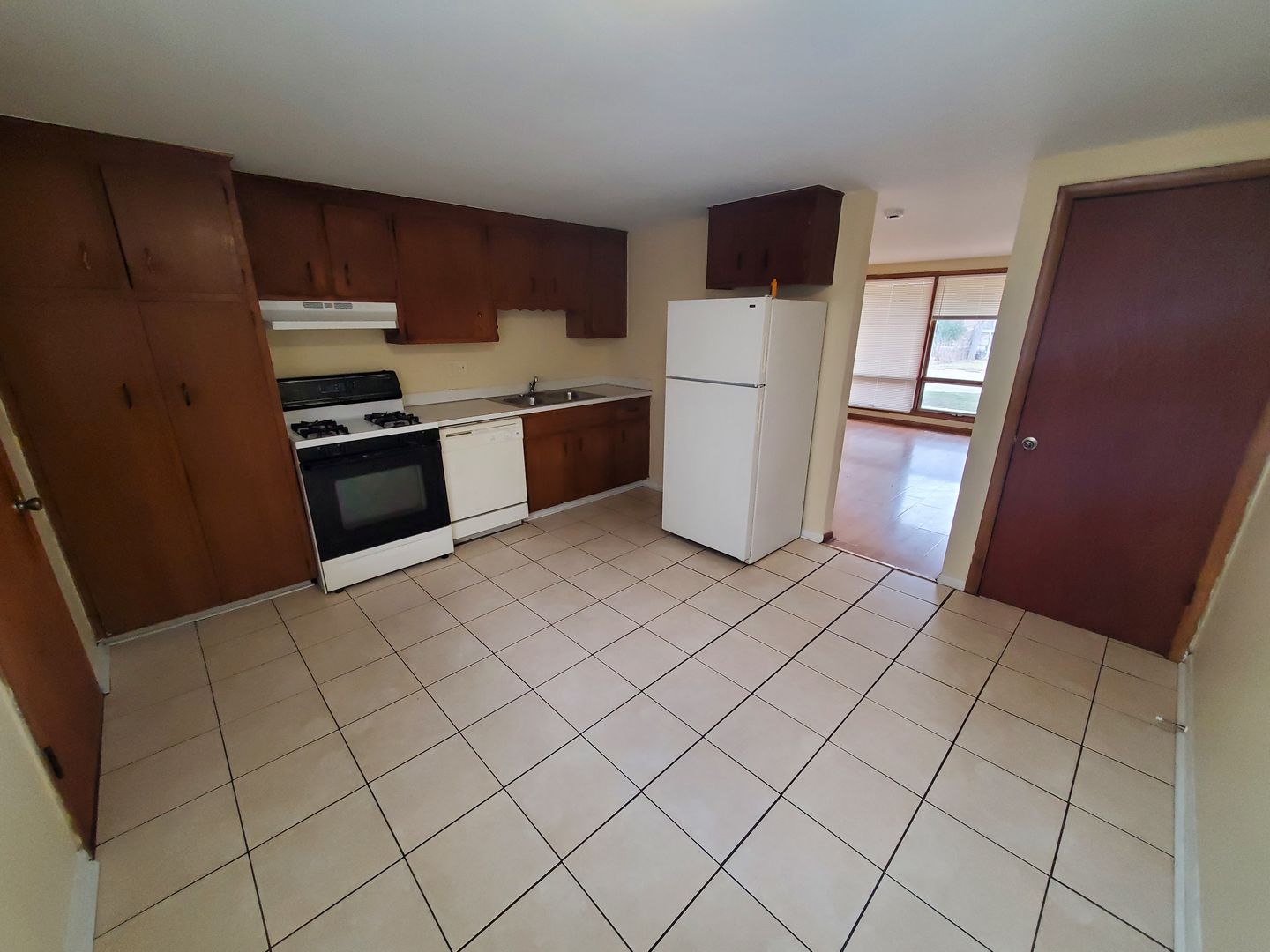 Rockford Apartment: 3902-3912 15th Ave