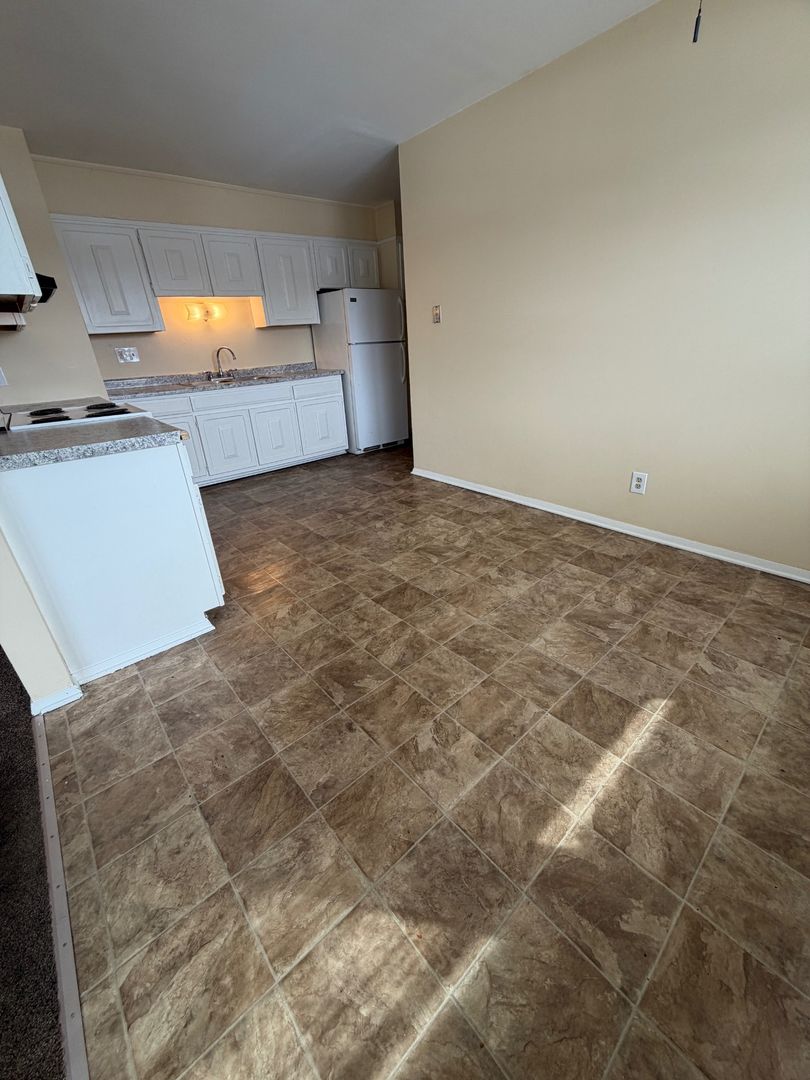 Rockford Apartment: 3311 Sun Valley Terrace