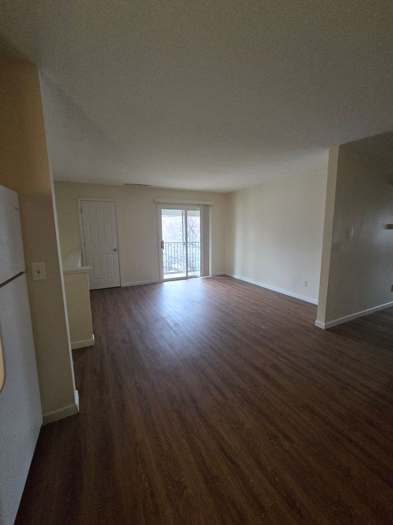 Rockford Apartment: 2723-2837 Silent Wood Trail