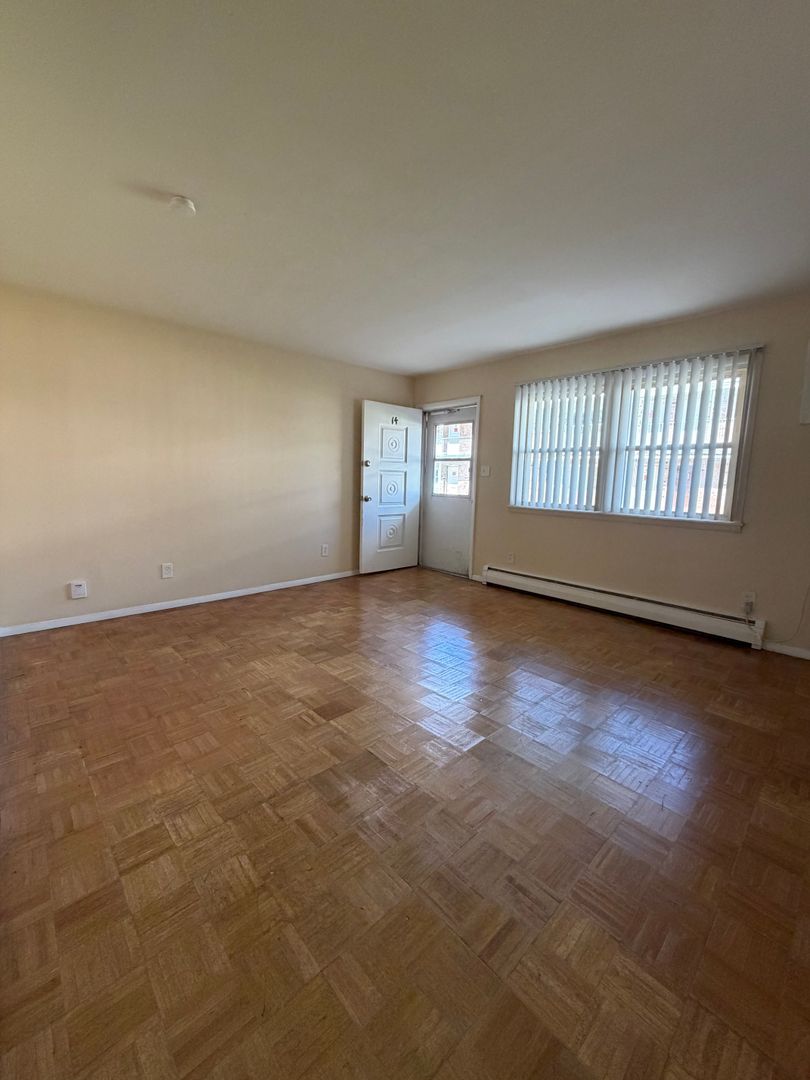 Rantoul Apartment: 707-711 E Congress Ave