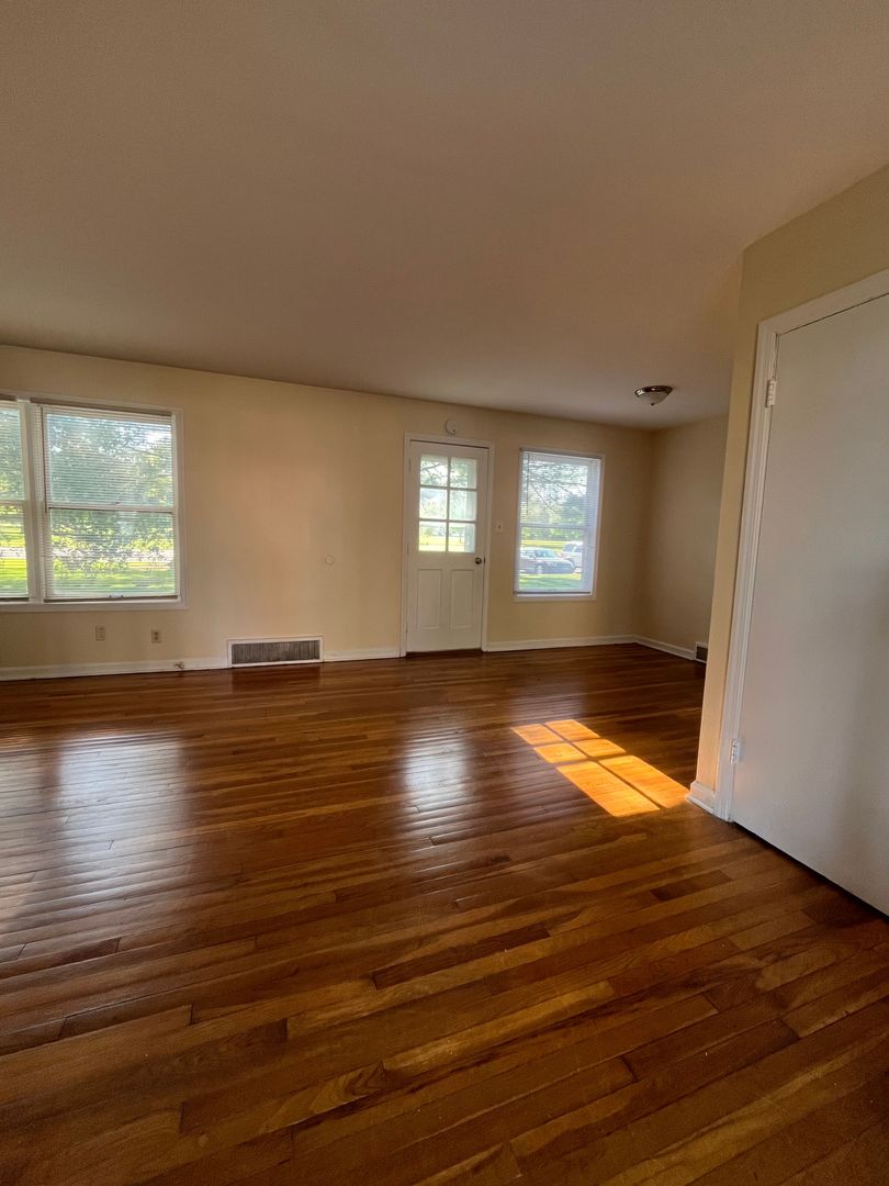 Rantoul Apartment: 701-749 Cantonment Ave