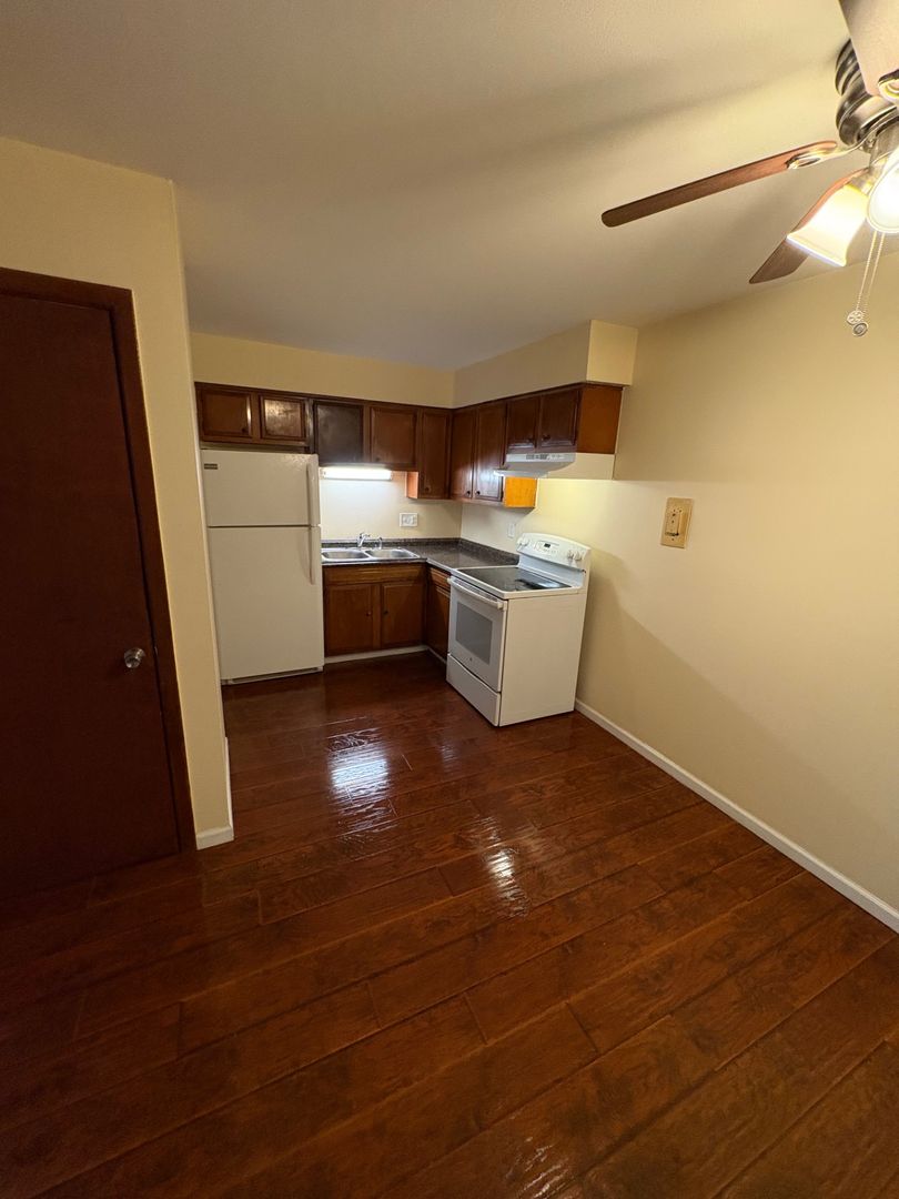 Rockford Apartment: 3124 Meriday Ln