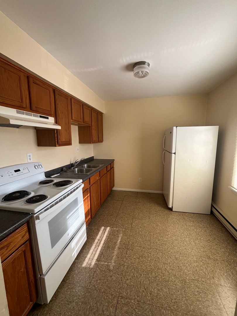 Rantoul Apartment: 355 North Drive
