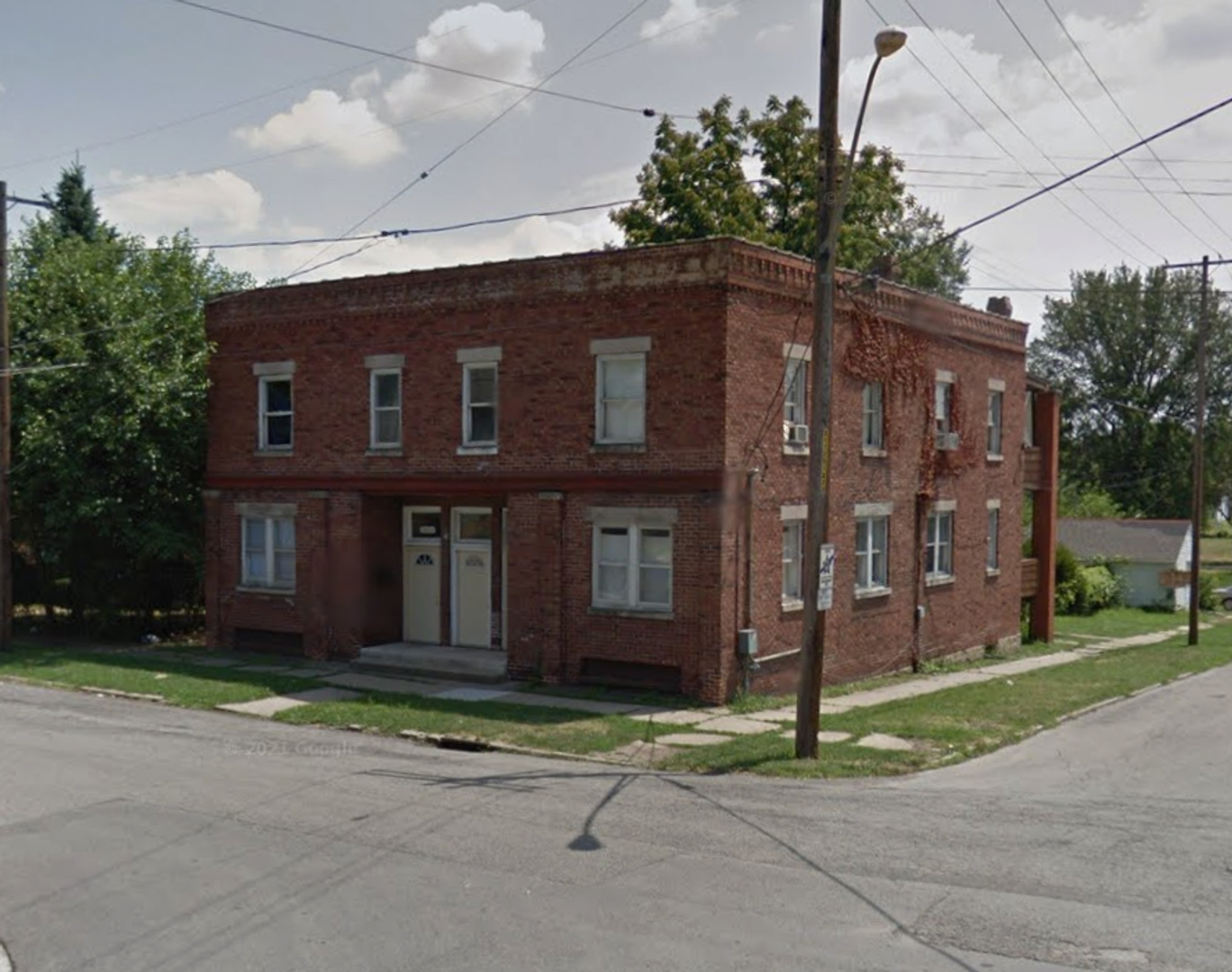 Rockford Apartment: 1601-03 5th Ave